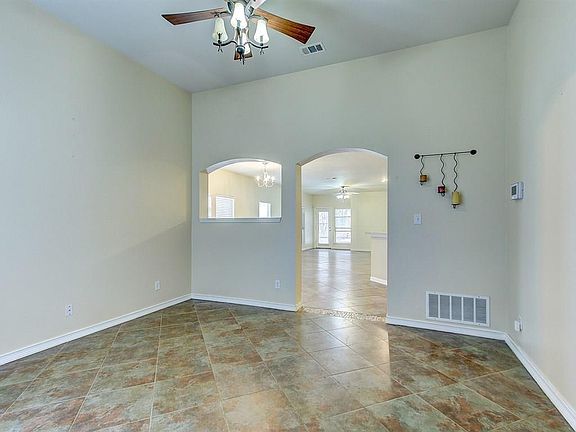 4th image of 201 Creekview Dr