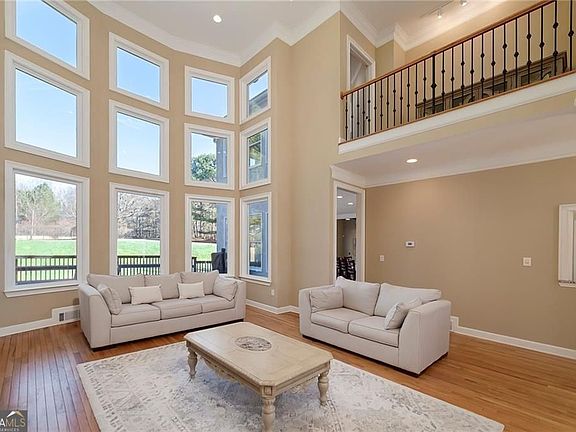 3rd image of 170 Longcreek Dr