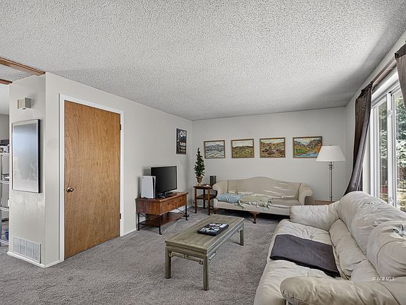 5th image of 1339 Southside Dr