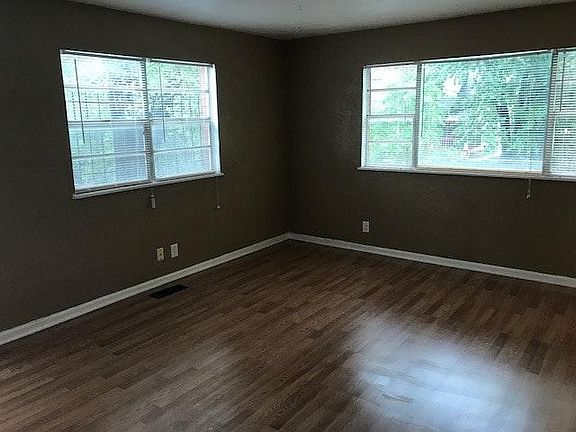 3rd image of 3722 Baltimore Ave #3
