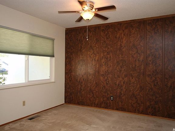 5th image of 840 Daisy Ave