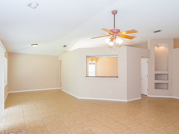 3rd image of 644 Southern Lily Dr