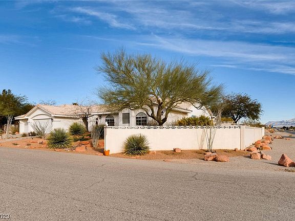 3rd image of 4785 N Grand Canyon Dr