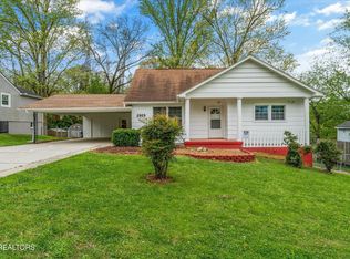 2909 NE Woodmont Rd, Knoxville, TN 37917