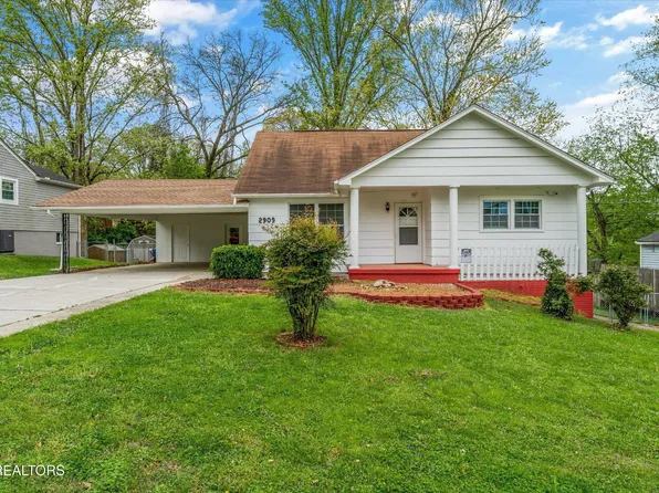 2909 NE Woodmont Rd, Knoxville, TN 37917
