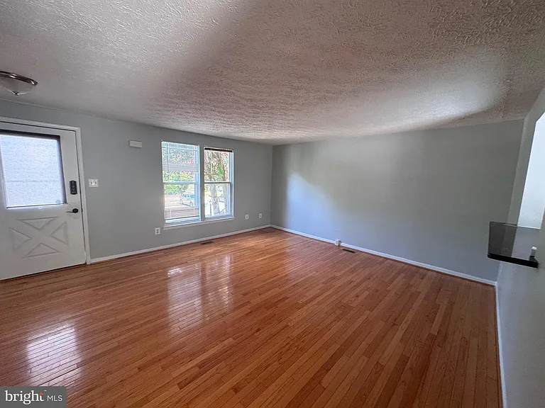1727 Sundance Dr — Photo 3