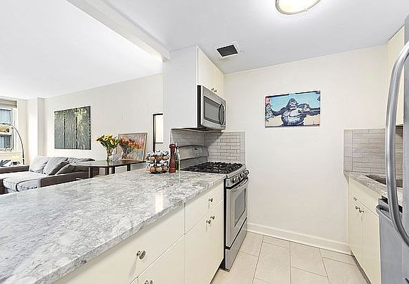 3rd image of 303 W 146th St #4F