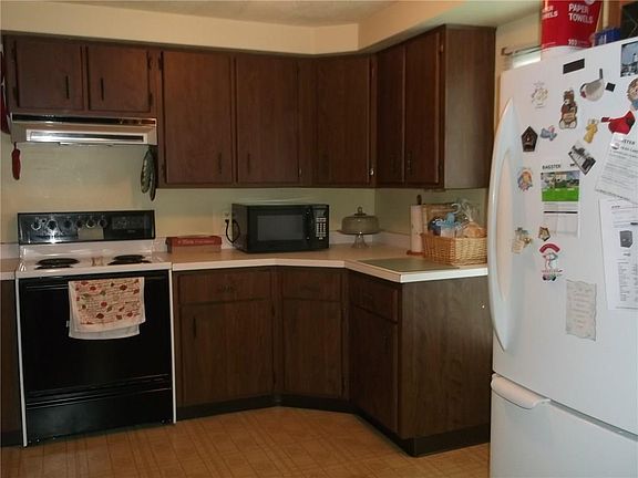 4th image of 1095 Creekside Dr