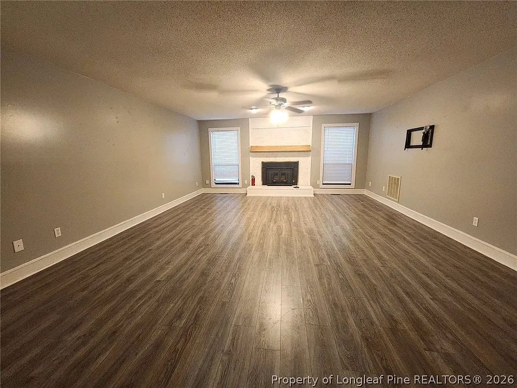 3 bed, 2.0 bath, 2031 sqft, $2,000 — Photo 3
