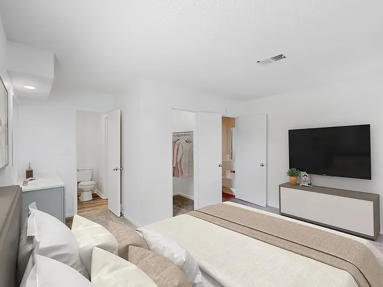 2307 E Cedar St #2307 — Photo 6