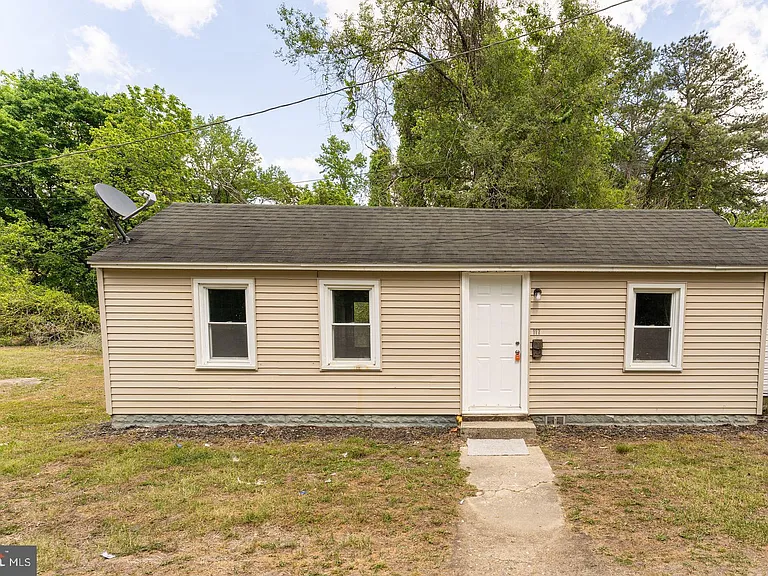 117 Davis Ln — Photo 1