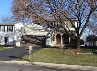 721 Sand Creek Dr, Carol Stream, IL