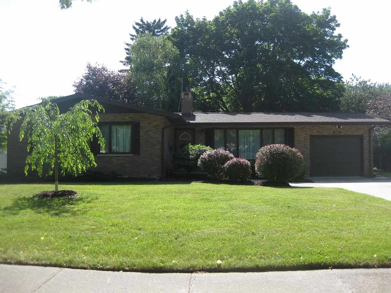 408 Hart St photo 1