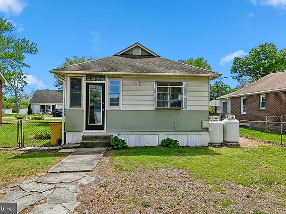 3rd image of 302 Linden Ave
