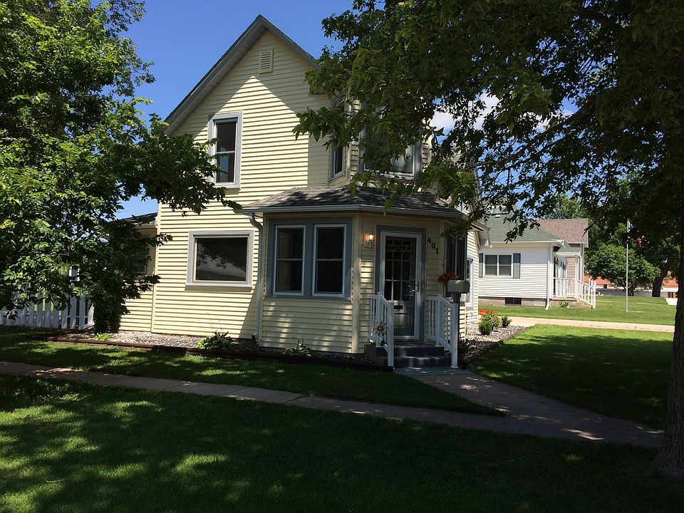 Large corner lot