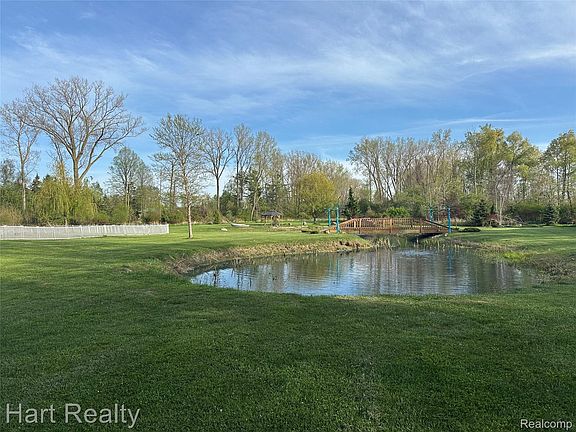 4th image of 7982 Heinemann Rd