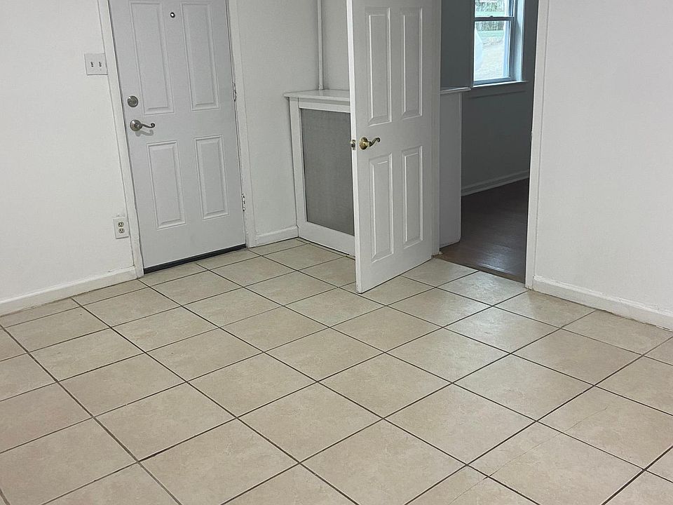 1st image of 256 Sommerville Pl #4
