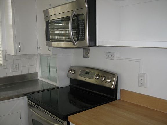 4th image of 1310 Jones St APT 404