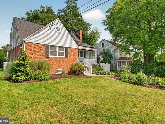 2nd image of 4 Cedar Ave
