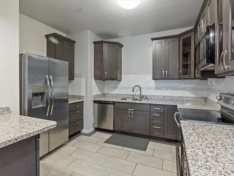 840 Linden Ave #2 — Photo 3