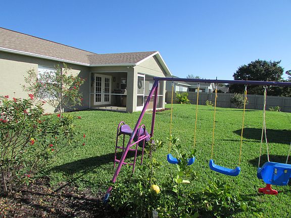 5th image of 11029 Sandrift Ave
