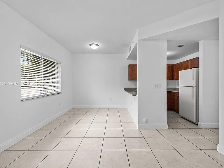 2421 W 78th St #104 — Photo 7
