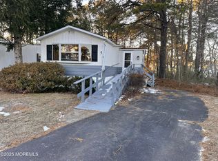 5 Eagle Ct, Whiting, NJ 08759