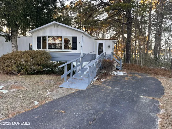 5 Eagle Court, Whiting, NJ 08759