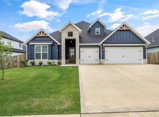 1221 Red Maple St, Centerton, AR 72719