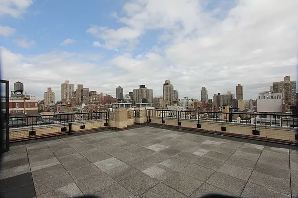 Sold by Real Estate Investors Group LLC | media 17