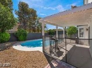 909 Greystone Dr, Las Vegas, NV 89108