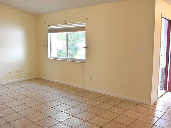 4th image of 8527 Iveywood Ave