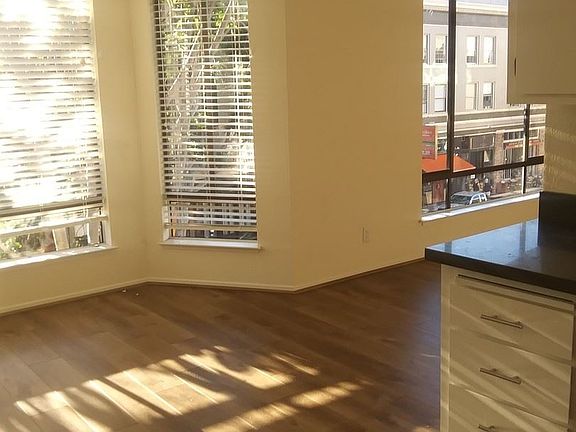 2nd image of 1157 Valencia St APT 05