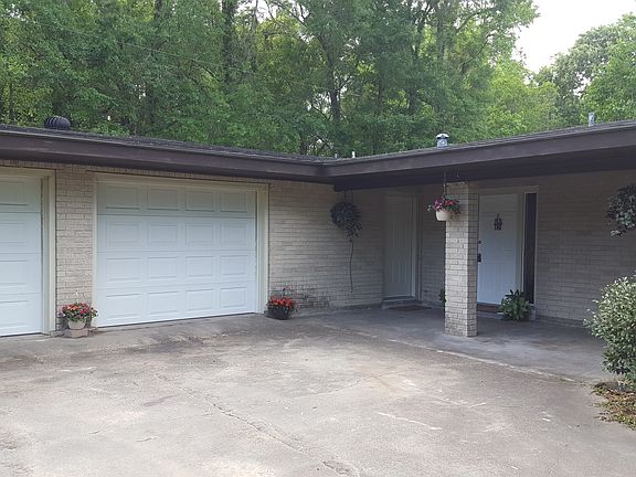 Attached 2 car garage