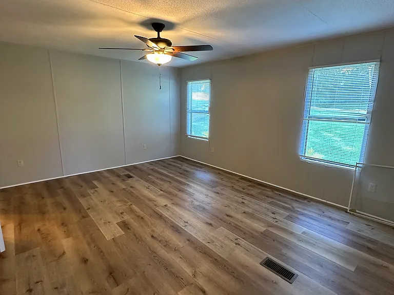 6526 Victoria Ln — Photo 8