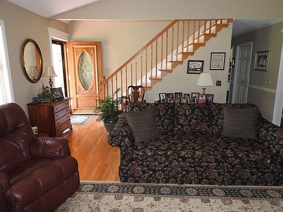 4th image of 172 Eagle Ridge Ln