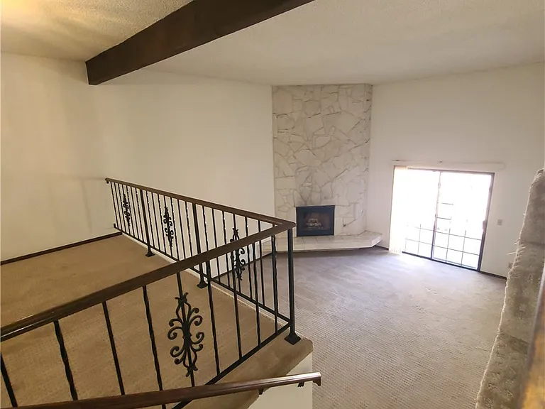 881 W Huntington Dr #G — Photo 5