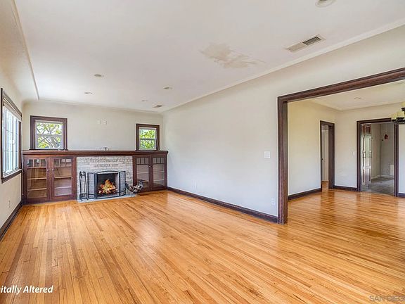 5th image of 3378 N Mountain View Dr