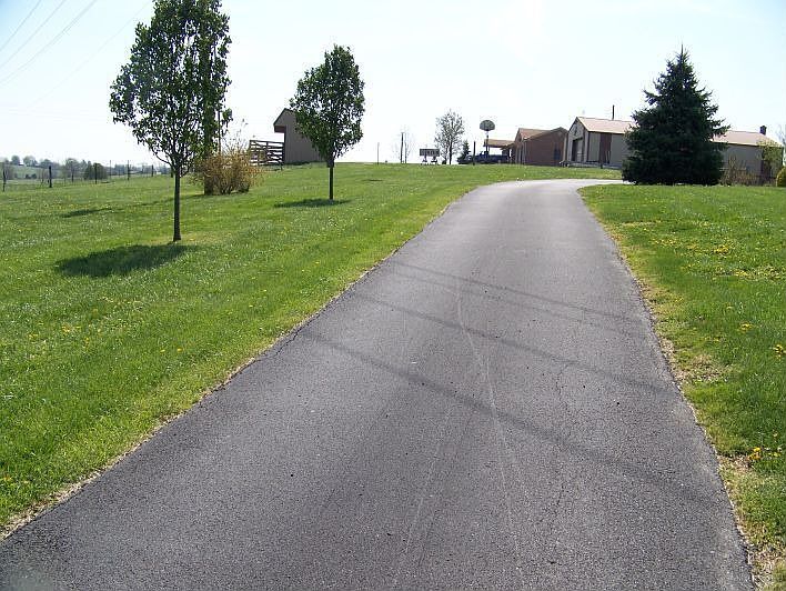 Close to Hwy 127, BG Parkway and Hwy 64