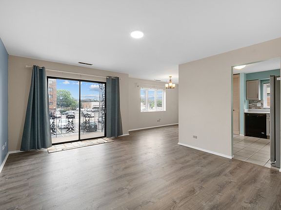 3rd image of 434 Clinton Pl APT 205