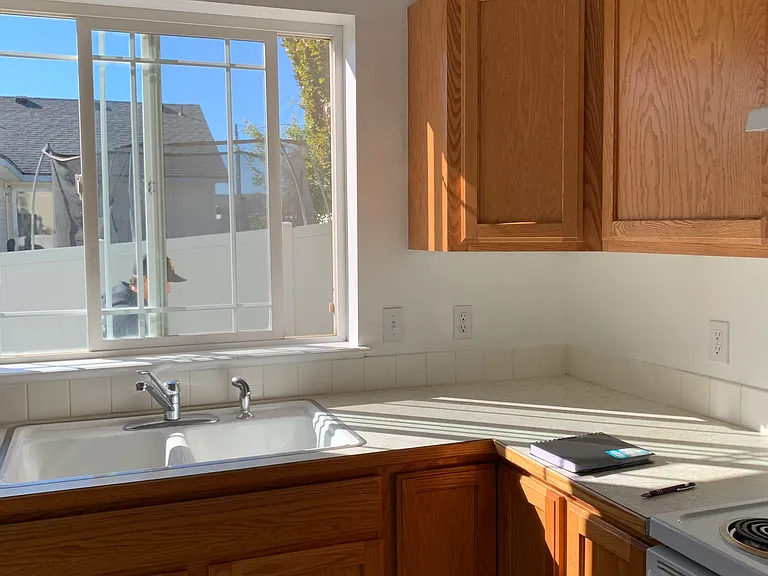 883 N Bainbridge St — Photo 9