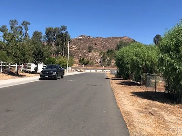 4489 Gilchrist Dr, Riverside, CA 92505