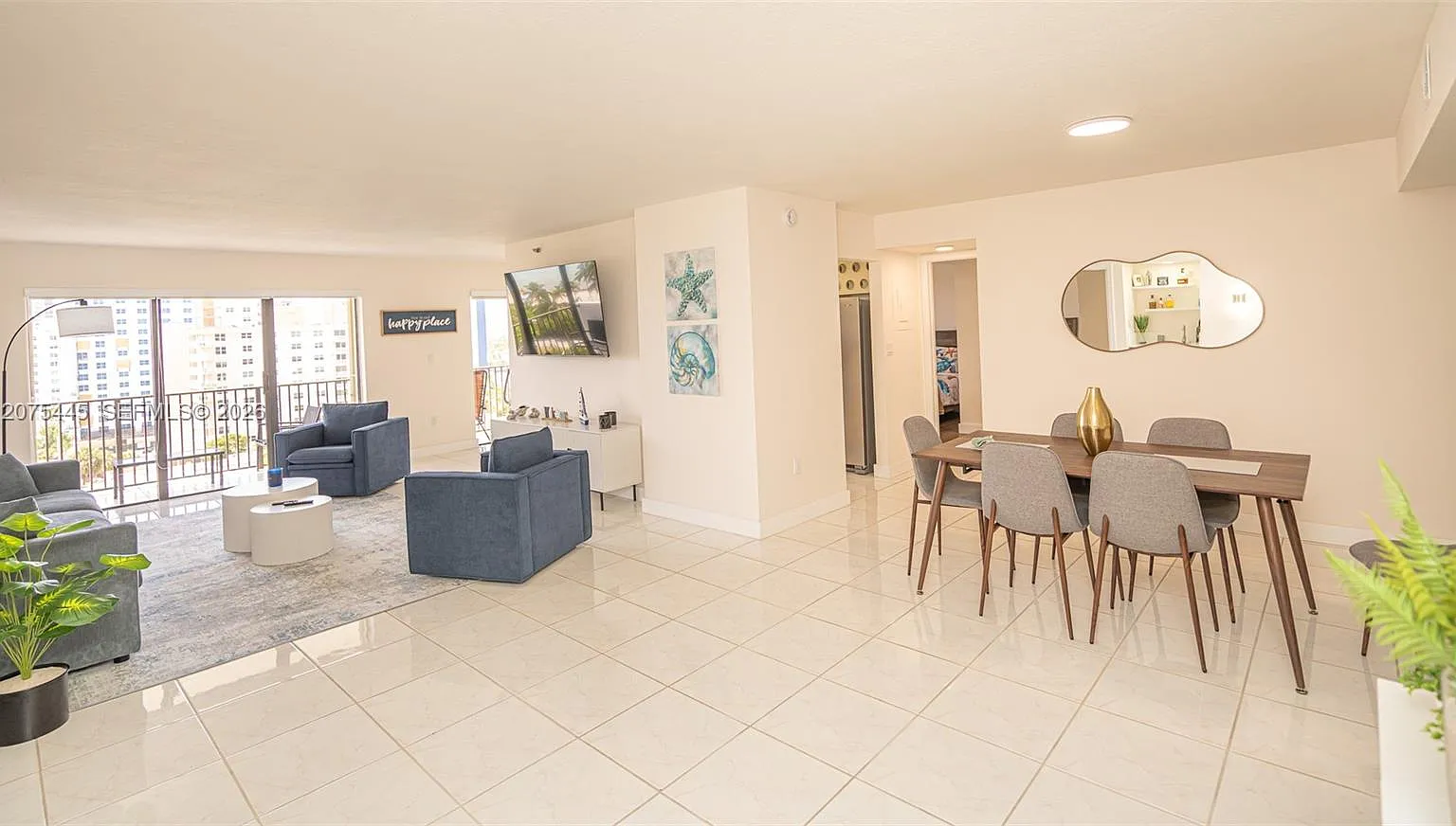 Summit Condo — Photo 4