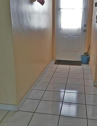 5th image of 251 NE 187th St APT 824