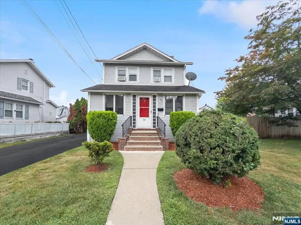 14 Magnolia St, Bergenfield, NJ 07621