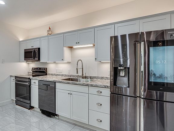 2nd image of 110 Falls Ln
