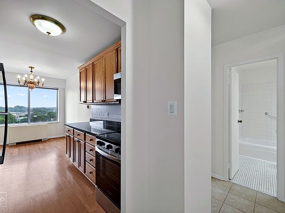 5th image of 7141 N Kedzie Ave APT 910