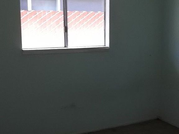 5th image of 520 Hurlingame Ave