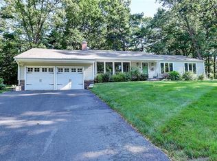 33 Quincy Rd, Glastonbury, CT 06033