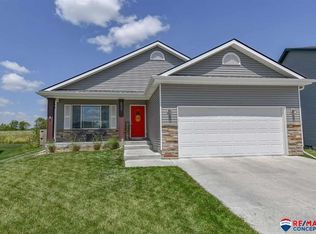 6823 N 9th St, Lincoln, NE 68521